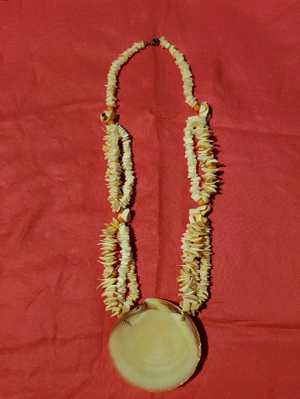 Mermaid's Boho Tide Multi-Strand Clam Shell Pendant Necklace in Cream